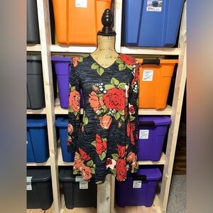 🌸 LULAROE Floral Long Sleeve Tunic Top